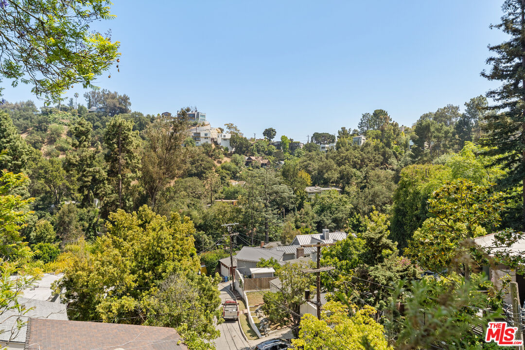 8781 Lookout Mountain Ave