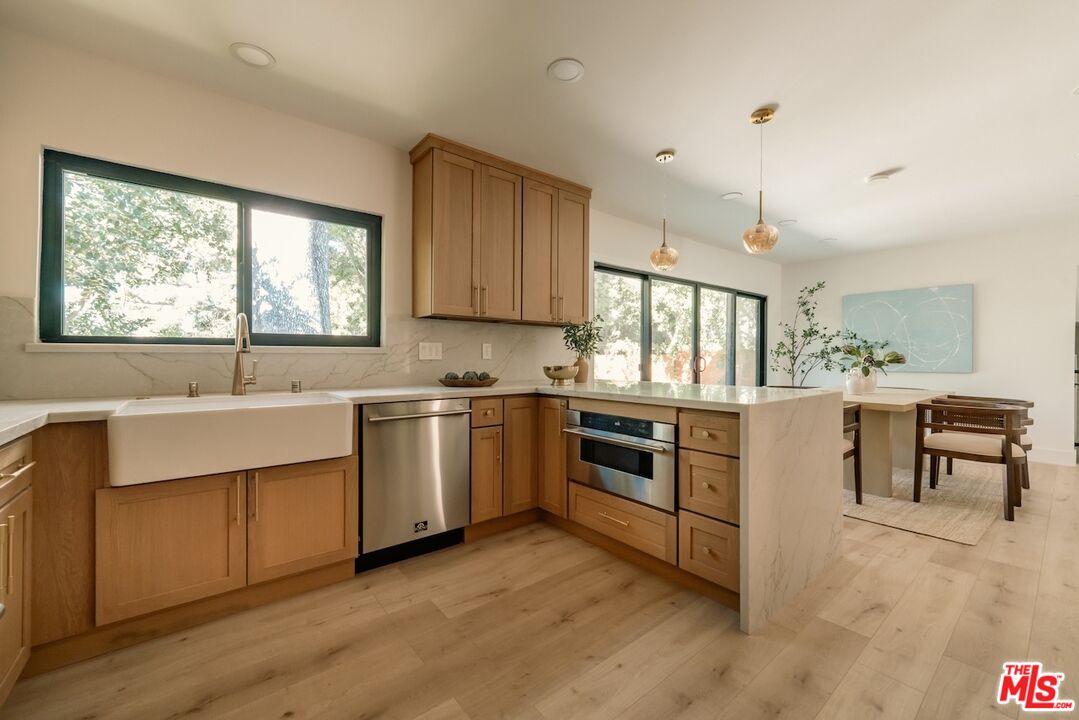 14457 Glorietta Dr