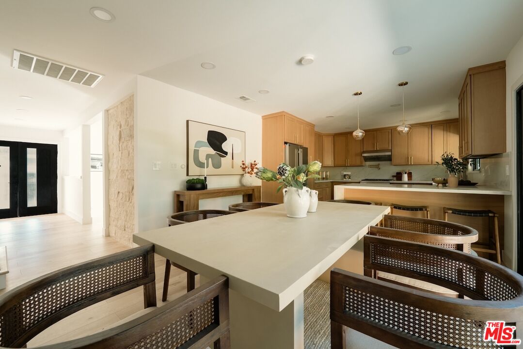 14457 Glorietta Dr