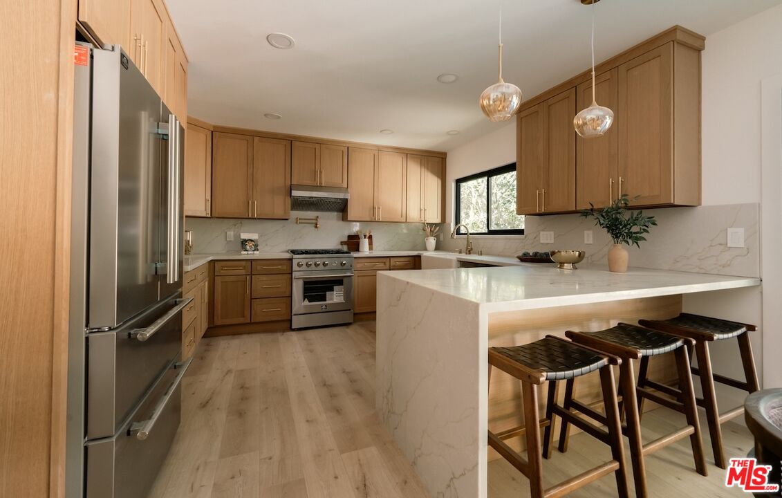 14457 Glorietta Dr