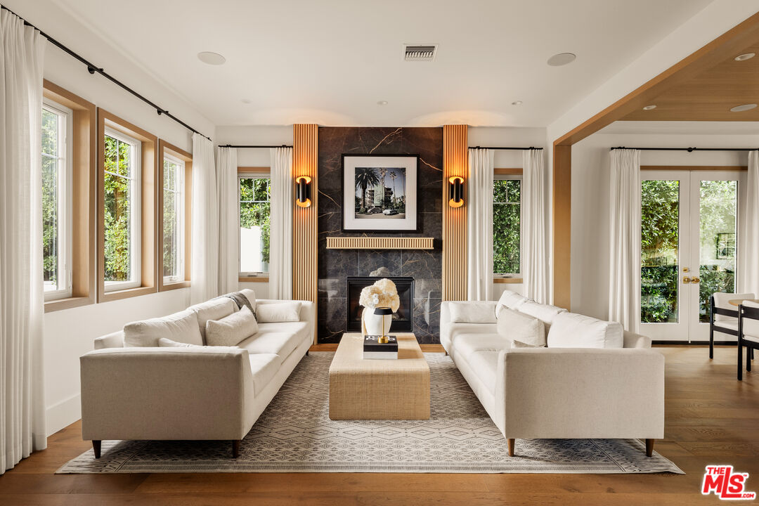 4163 Sunnyslope Ave
