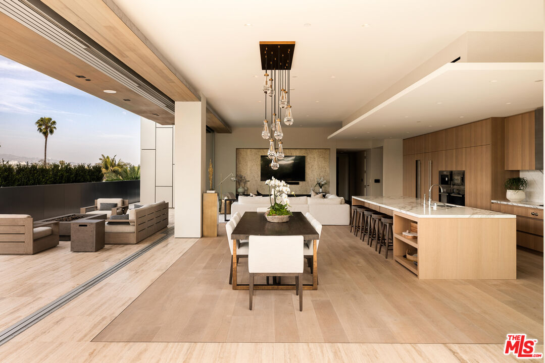 8899 Beverly Blvd Unit: 4A