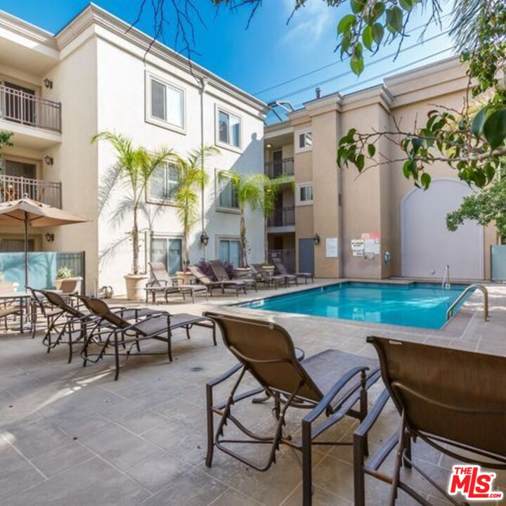 141 S Clark Dr Unit: 421