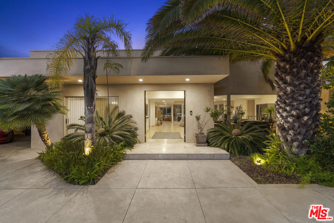 510 Leslie Ln
