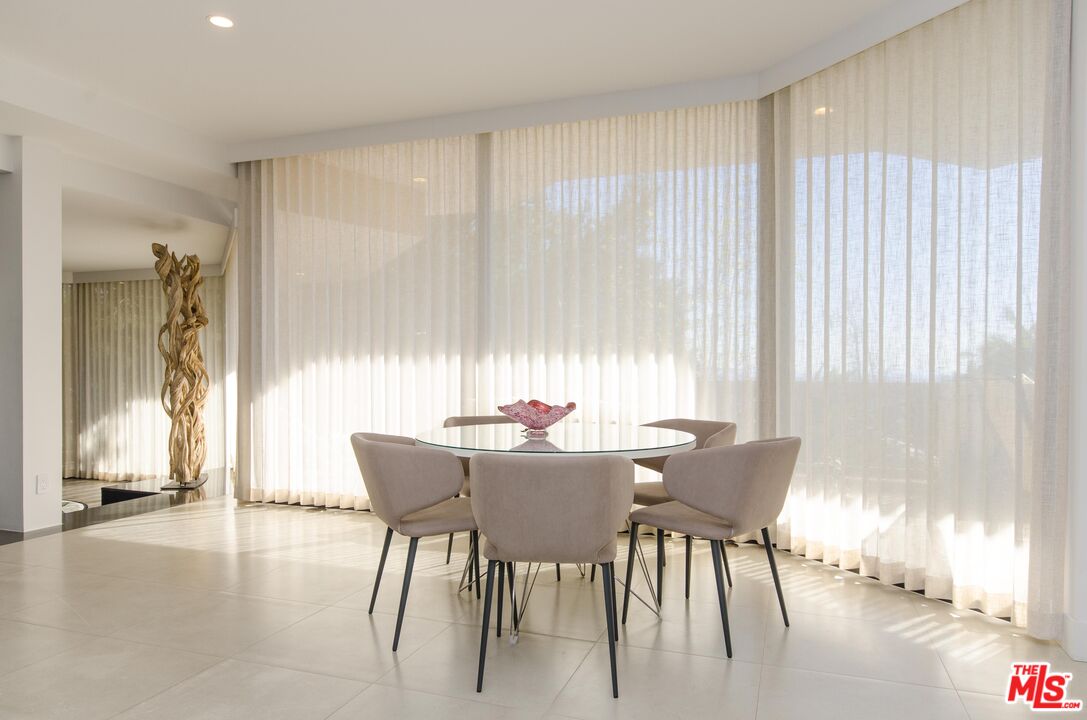 510 Leslie Ln Unit: B