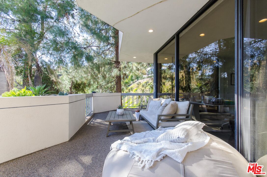 510 Leslie Ln Unit: B