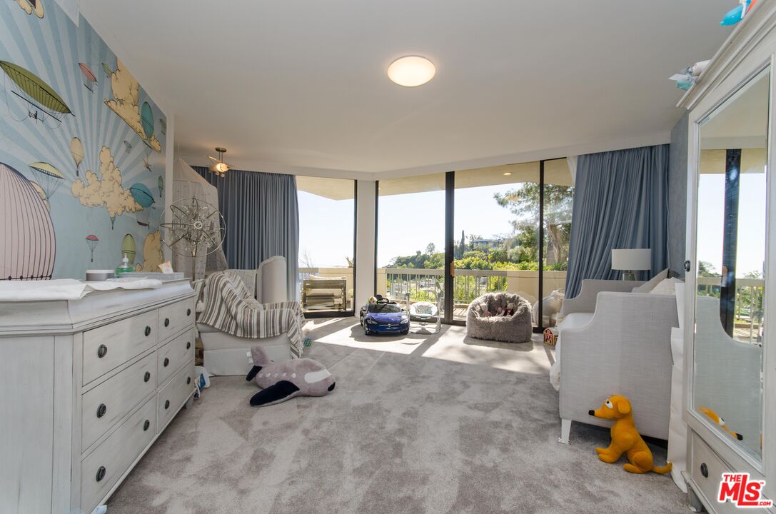 510 Leslie Ln Unit: B