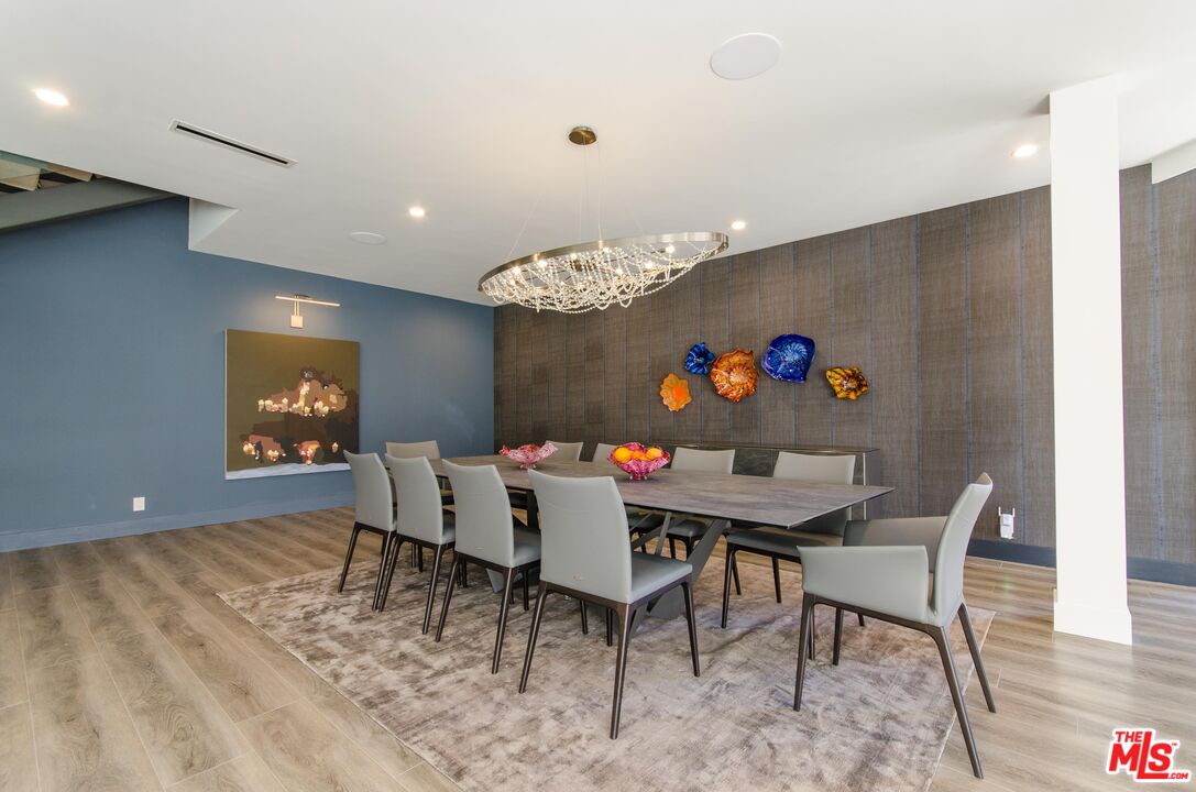 510 Leslie Ln Unit: B