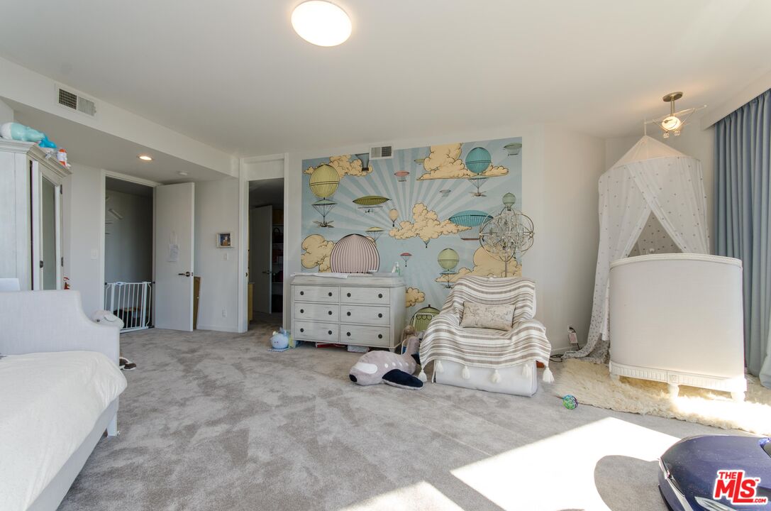 510 Leslie Ln Unit: B