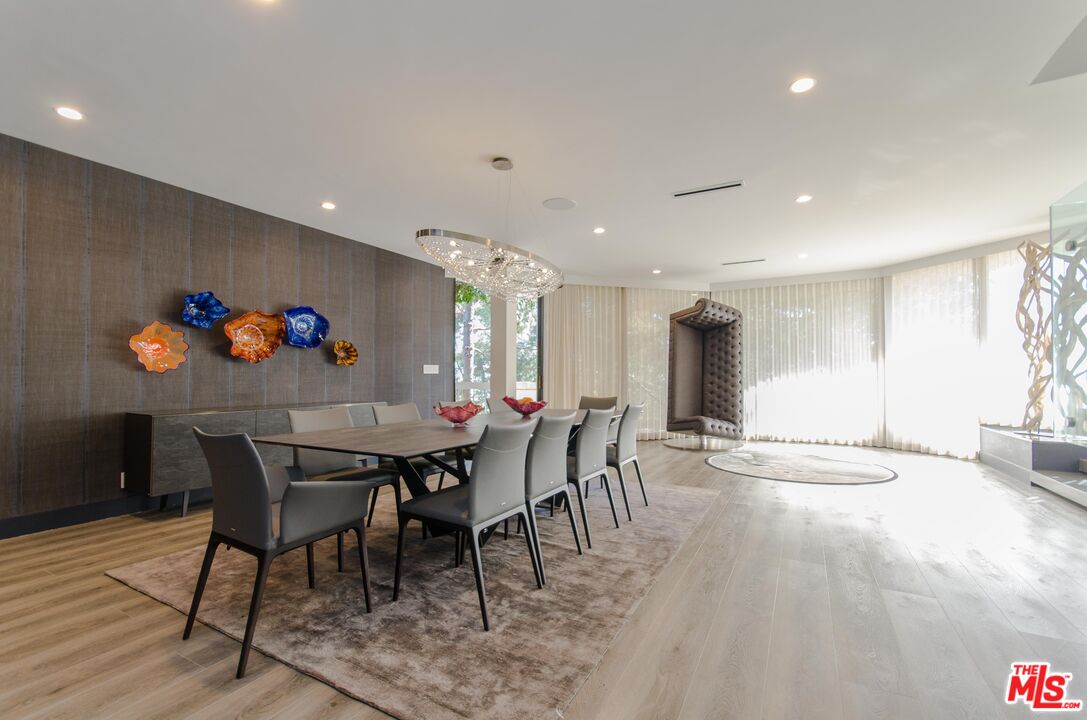 510 Leslie Ln Unit: B