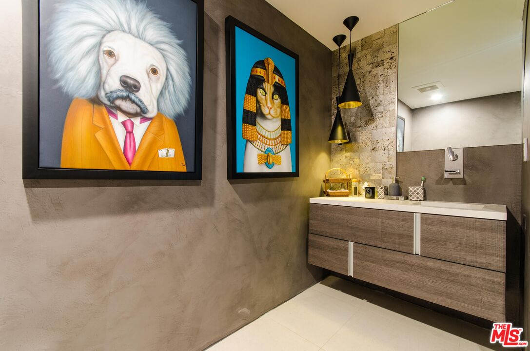 510 Leslie Ln Unit: B