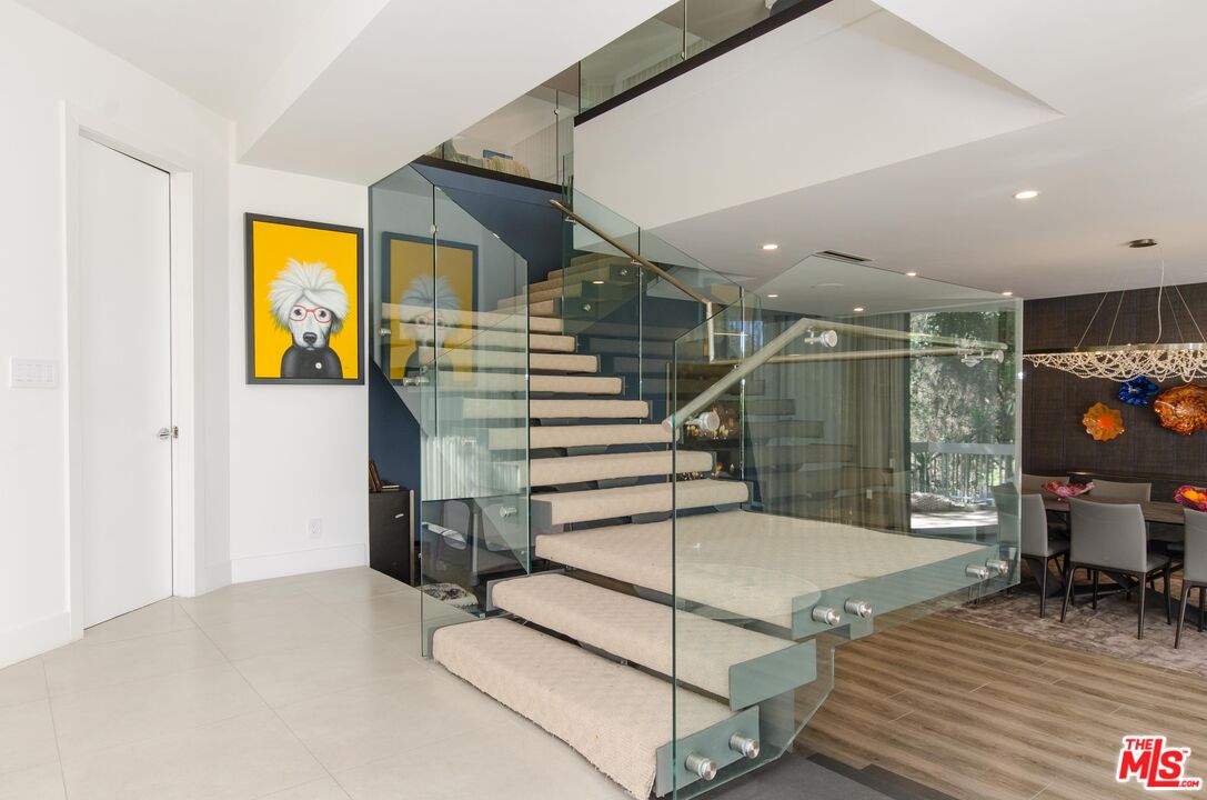510 Leslie Ln Unit: B