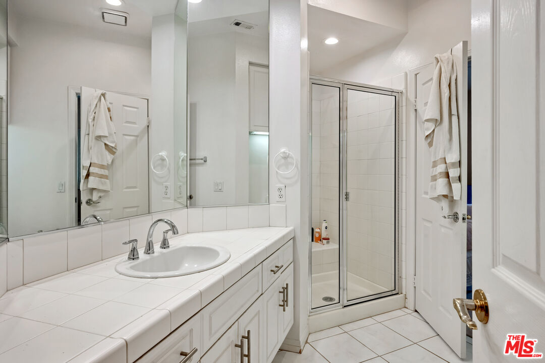 14 Belmonte Dr