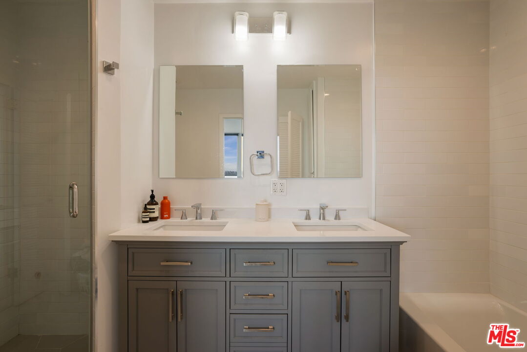 100 S Doheny Dr Unit: PH12