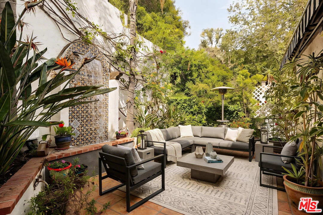 7003 La Presa Dr