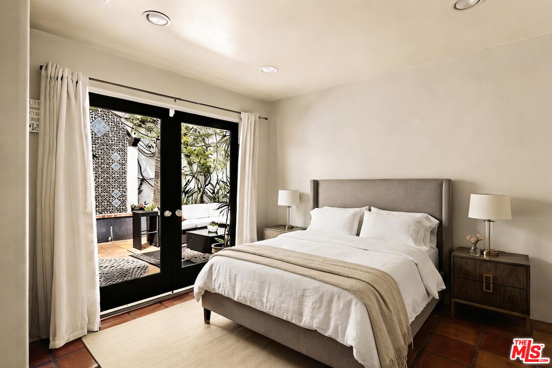 7003 La Presa Dr