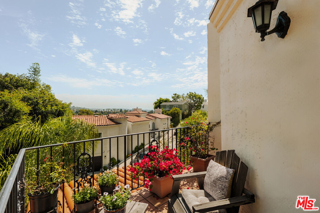 7003 La Presa Dr