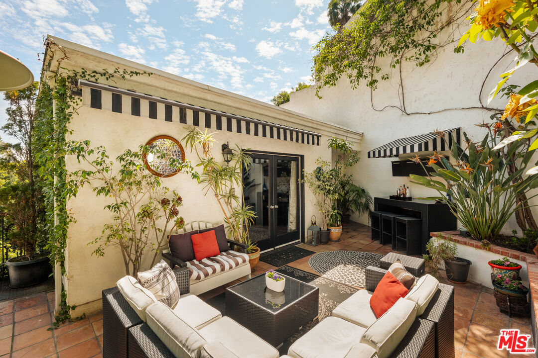 7003 La Presa Dr