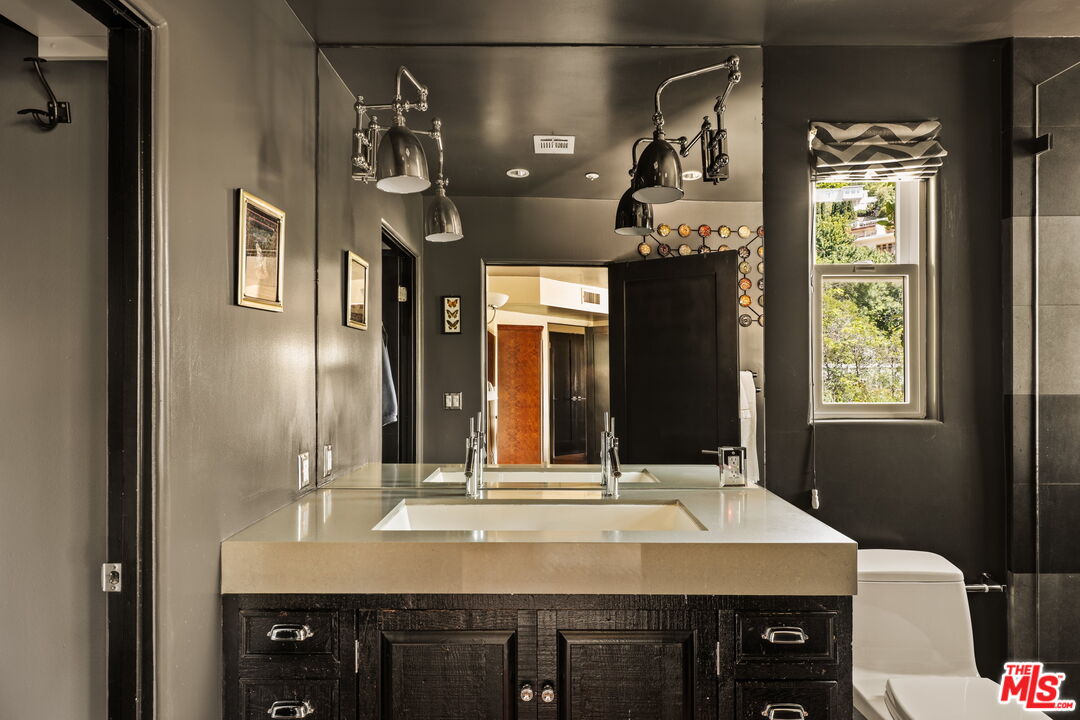 7003 La Presa Dr