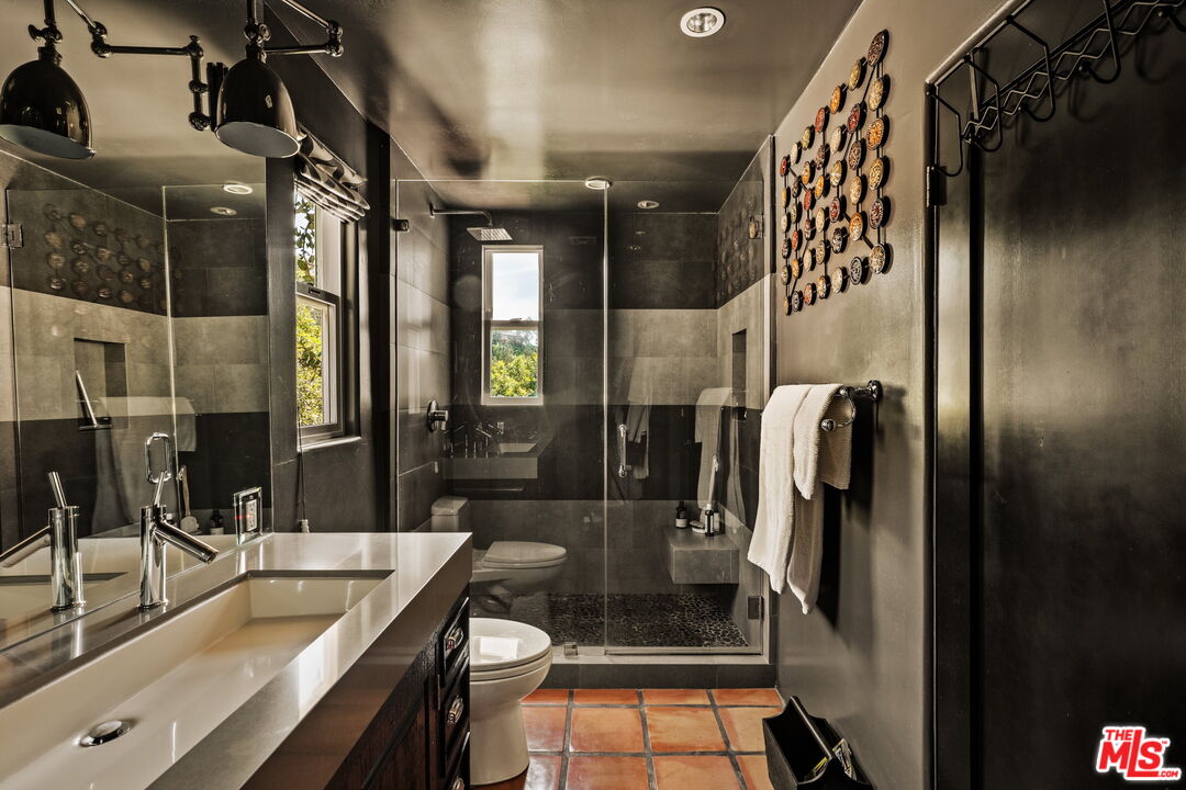 7003 La Presa Dr