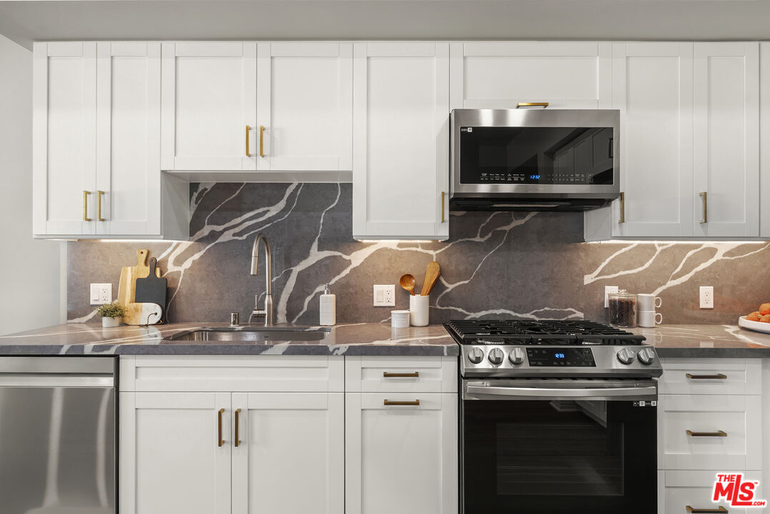 7428 Santa Monica Blvd Unit: 308