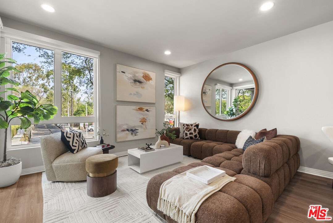 7428 Santa Monica Blvd Unit: 308