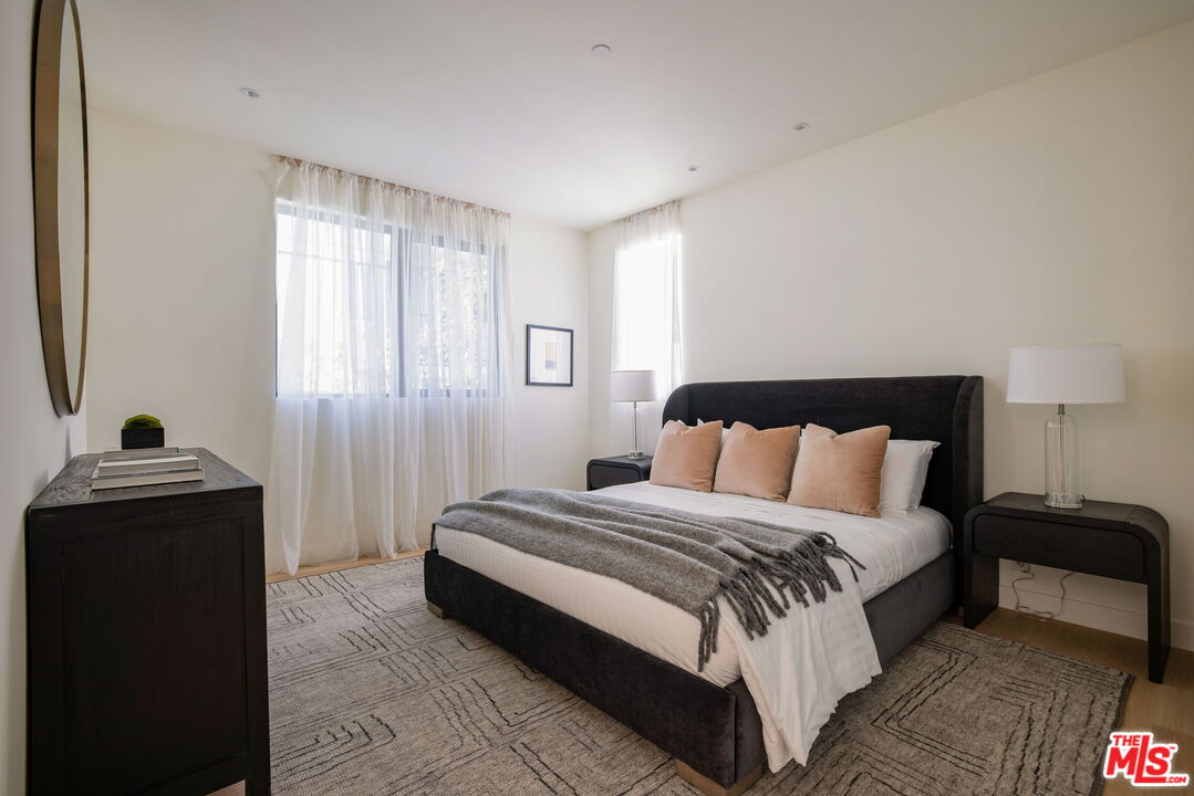929 Hilldale