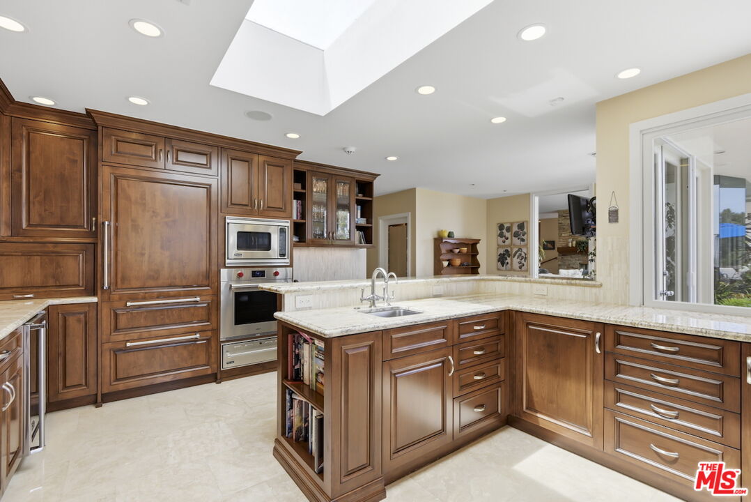 4101 Clear Valley Dr