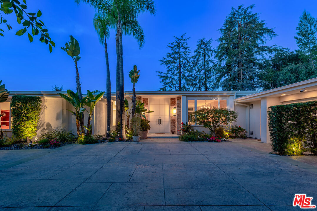 4101 Clear Valley Dr