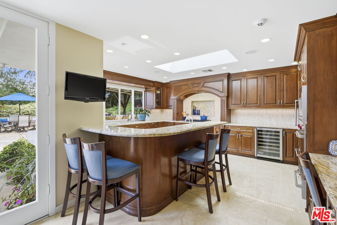 4101 Clear Valley Dr