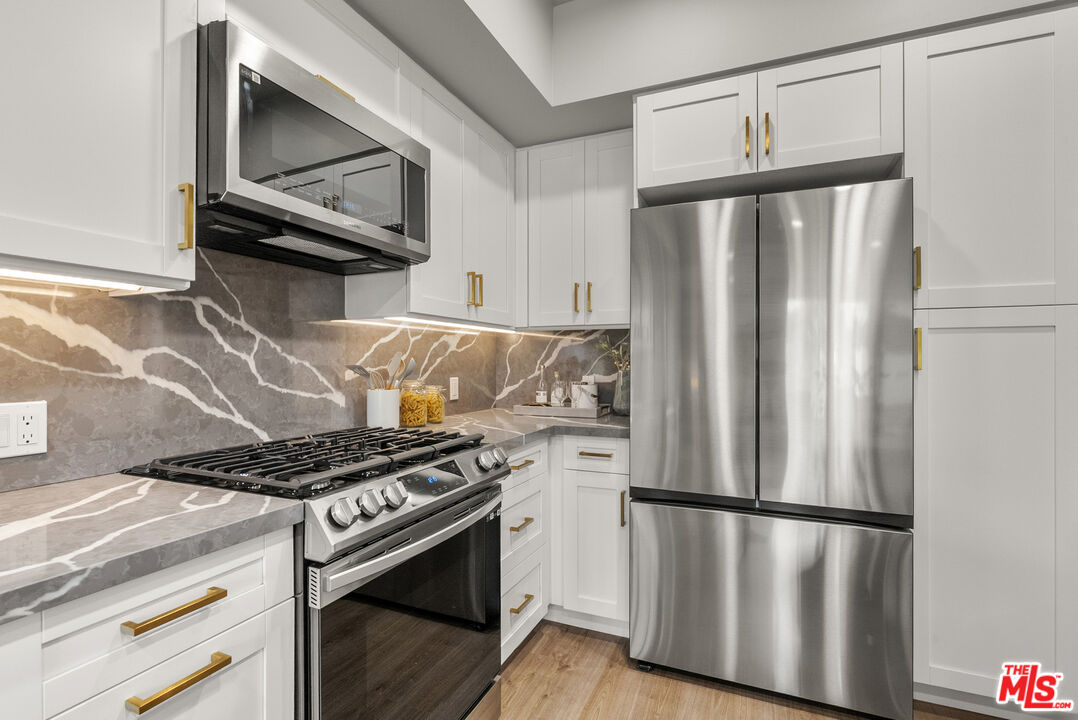 7428 Santa Monica Blvd Unit: PH 507