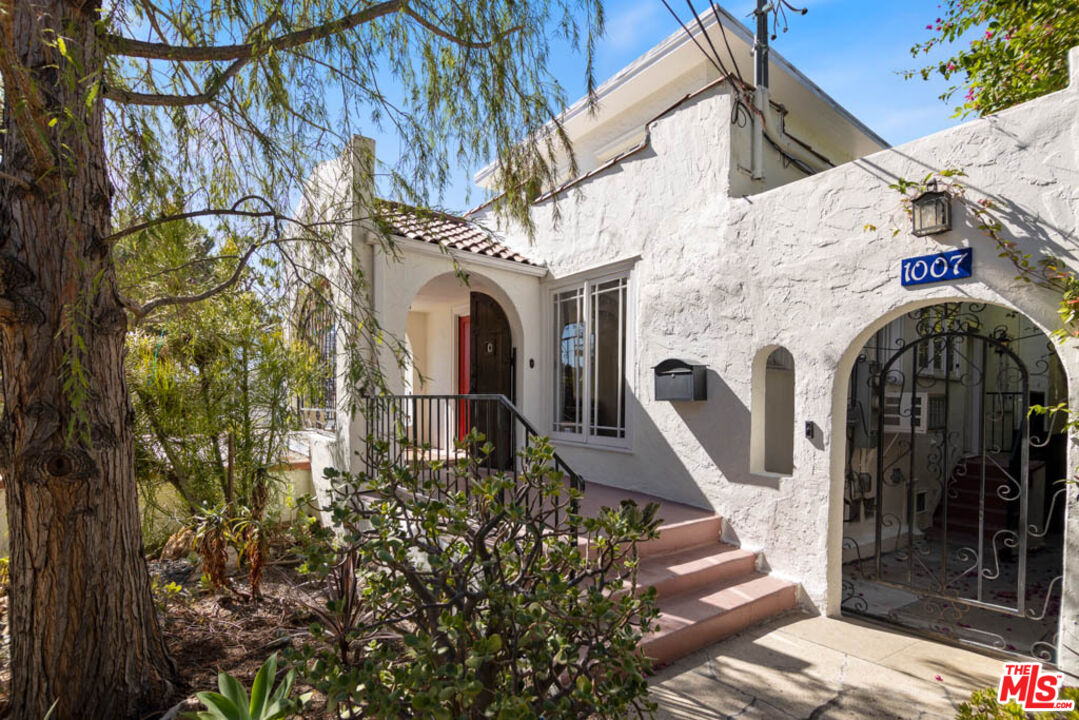 1007 Sanborn Ave