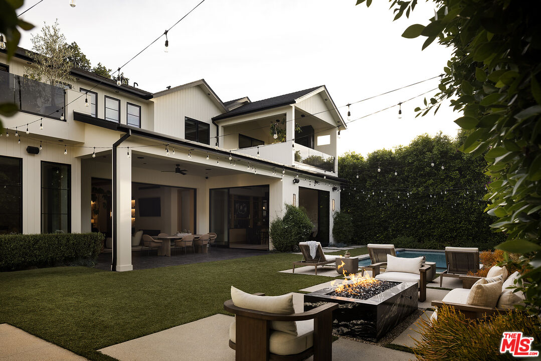 13907 Chandler Blvd