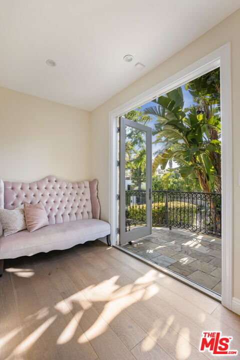 1124 Sierra Alta Way