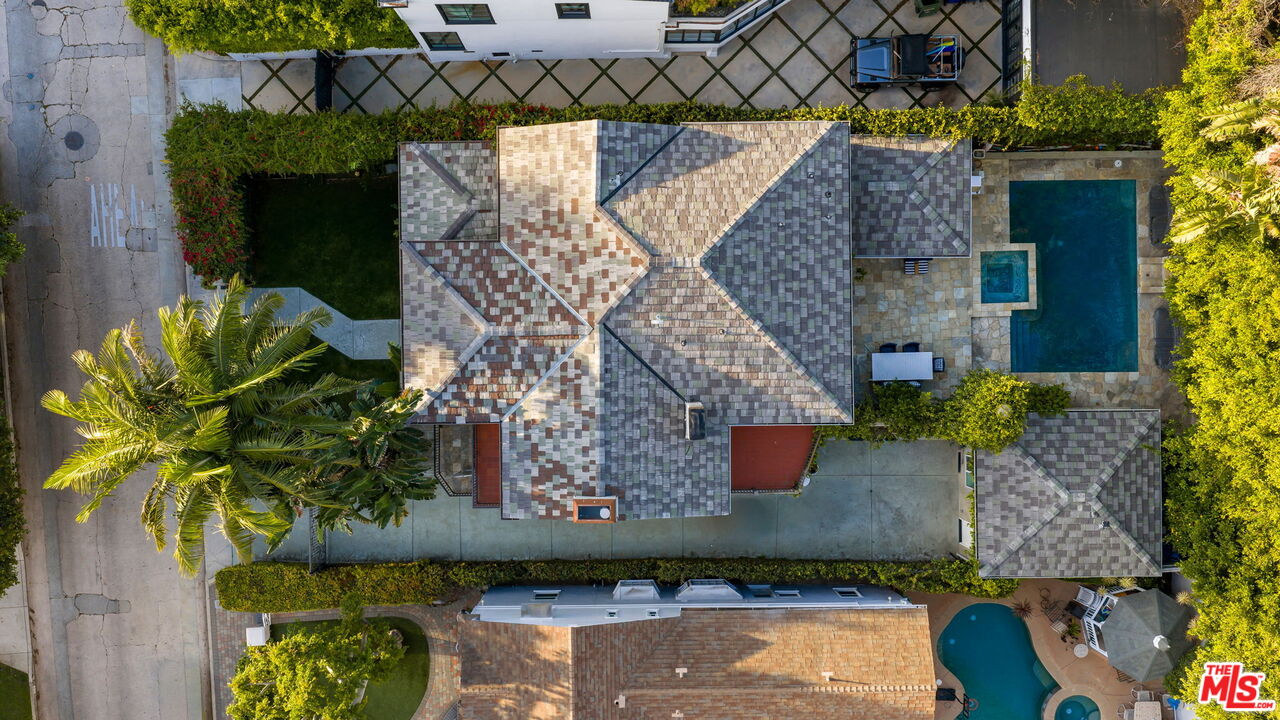 1124 Sierra Alta Way