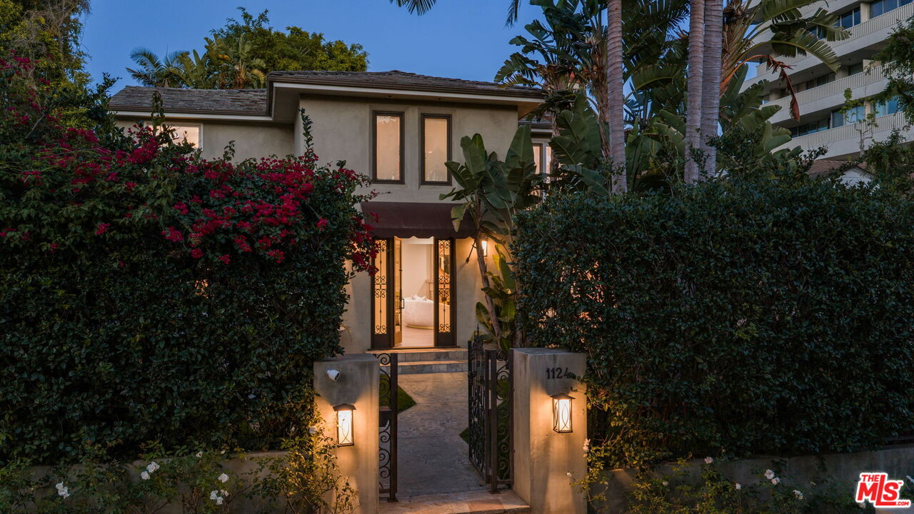 1124 Sierra Alta Way