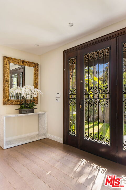 1124 Sierra Alta Way