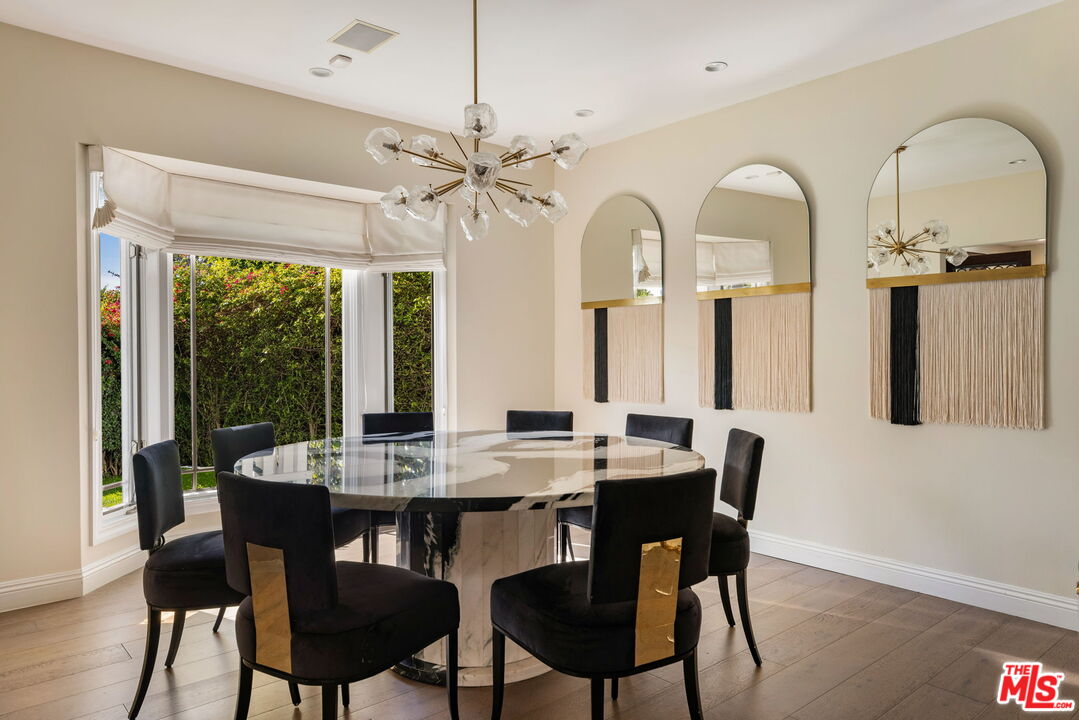 1124 Sierra Alta Way
