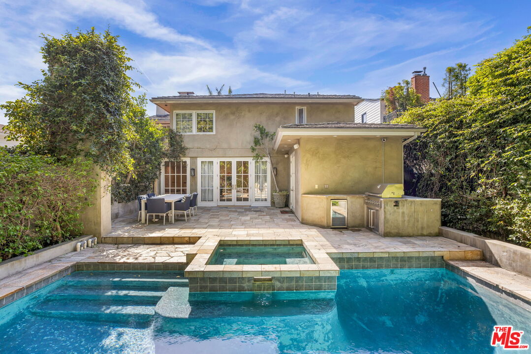 1124 Sierra Alta Way