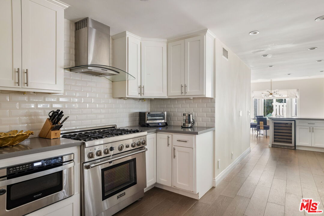 1124 Sierra Alta Way