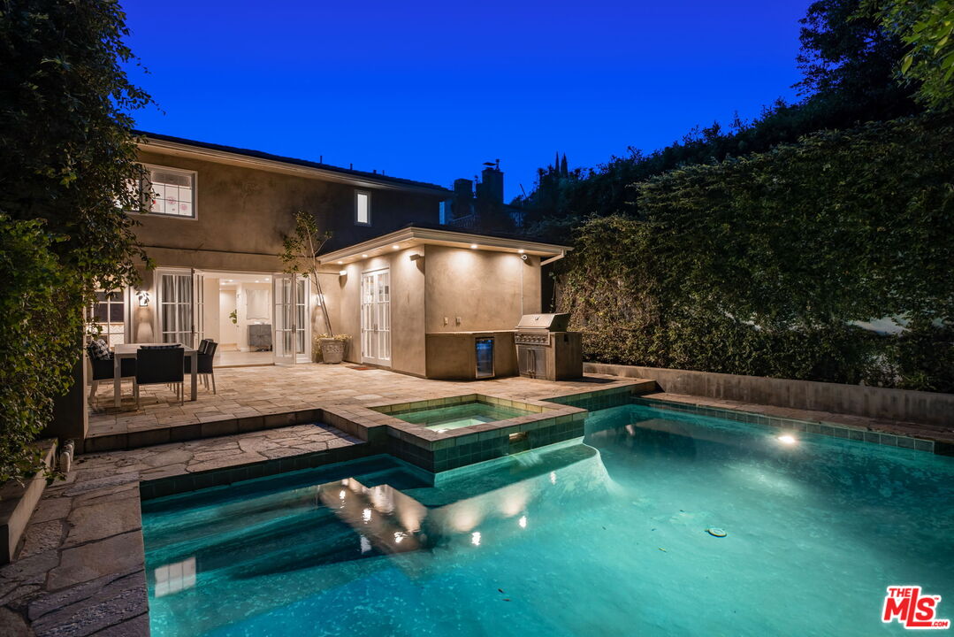 1124 Sierra Alta Way