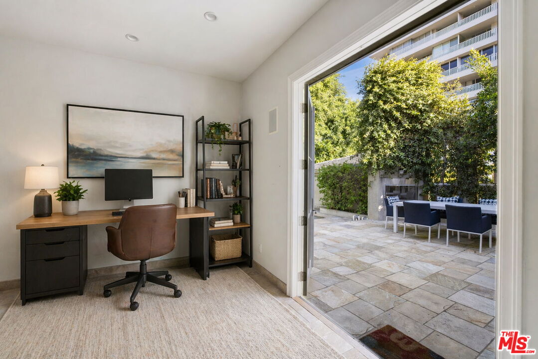 1124 Sierra Alta Way