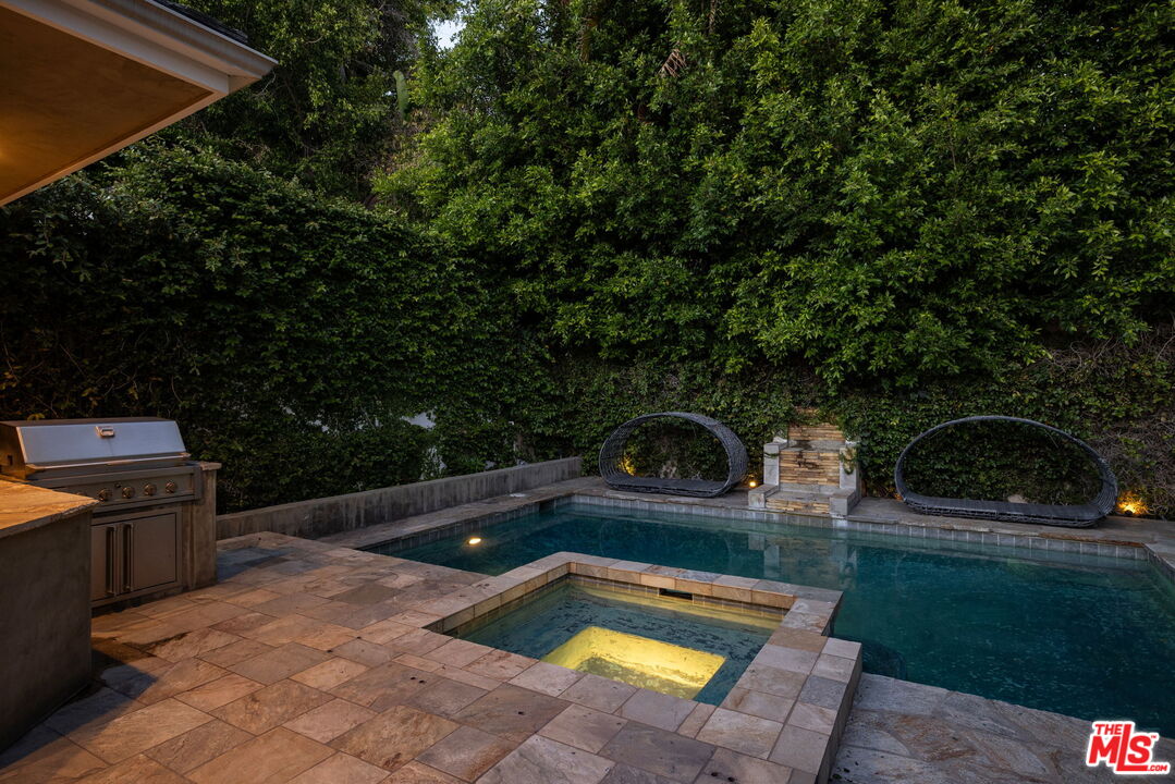 1124 Sierra Alta Way