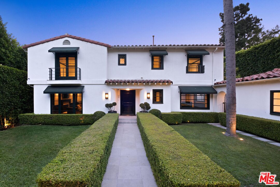 1443 N Doheny Dr