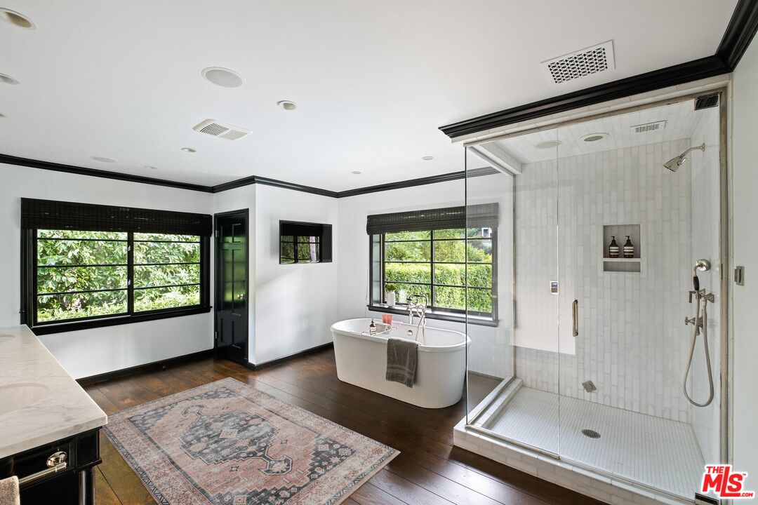 1443 N Doheny Dr