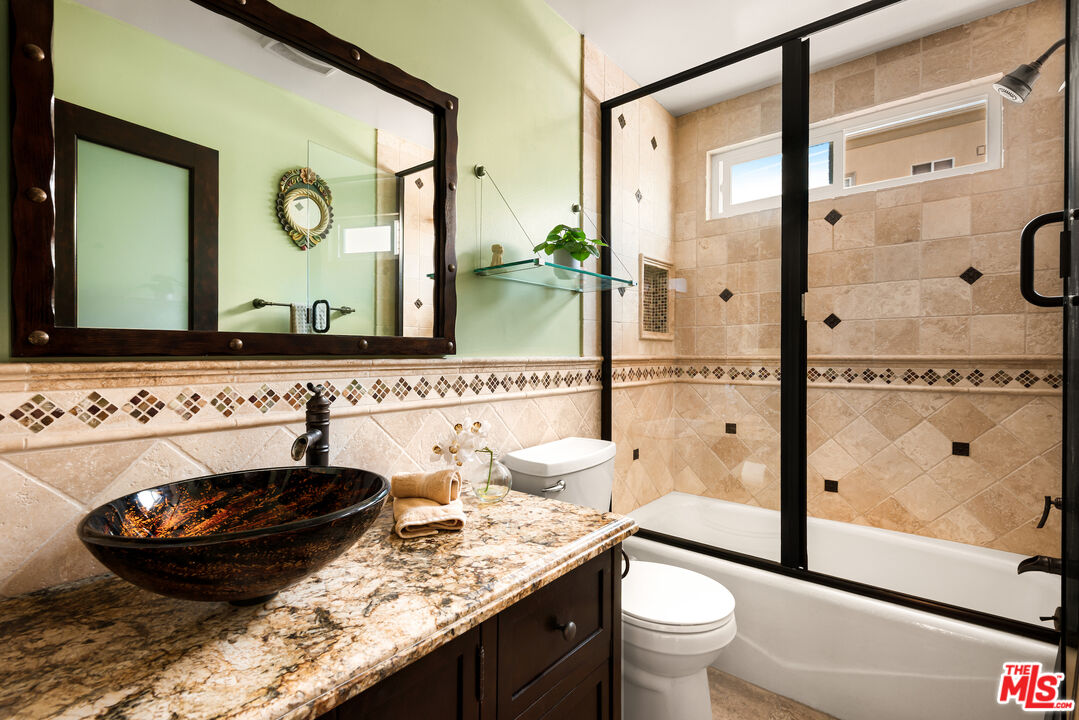 2248 S Bentley Ave Unit: 2