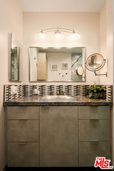 2248 S Bentley Ave Unit: 2