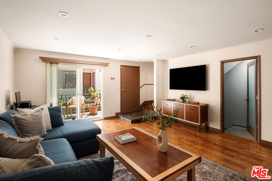 2248 S Bentley Ave Unit: 2