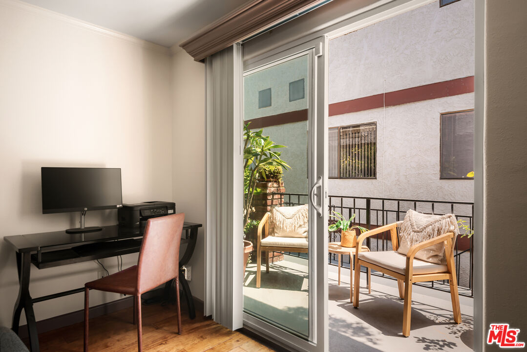 2248 S Bentley Ave Unit: 2