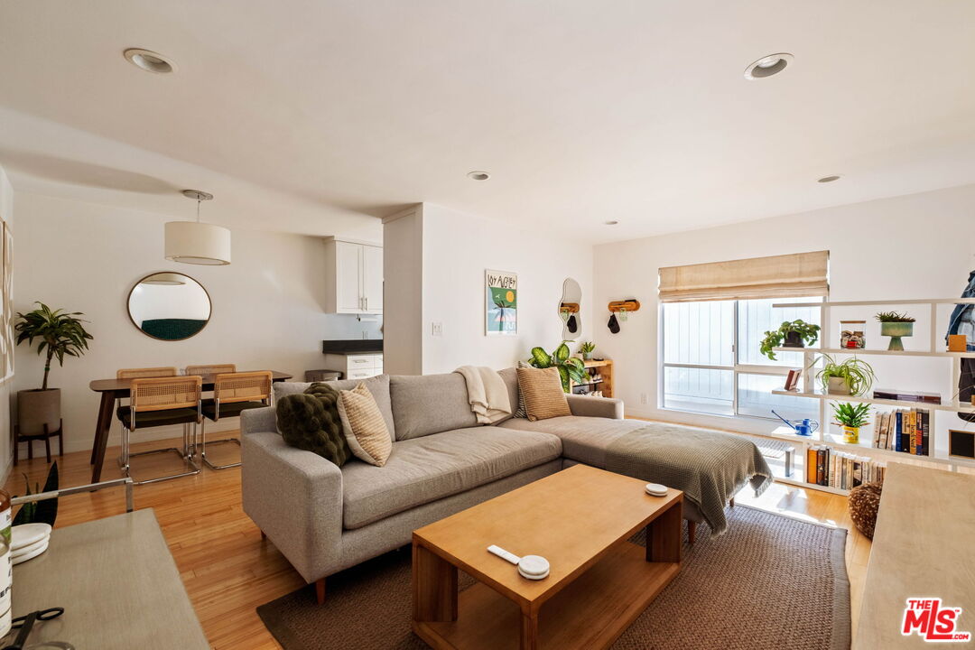 550 N Croft Ave Unit: 2